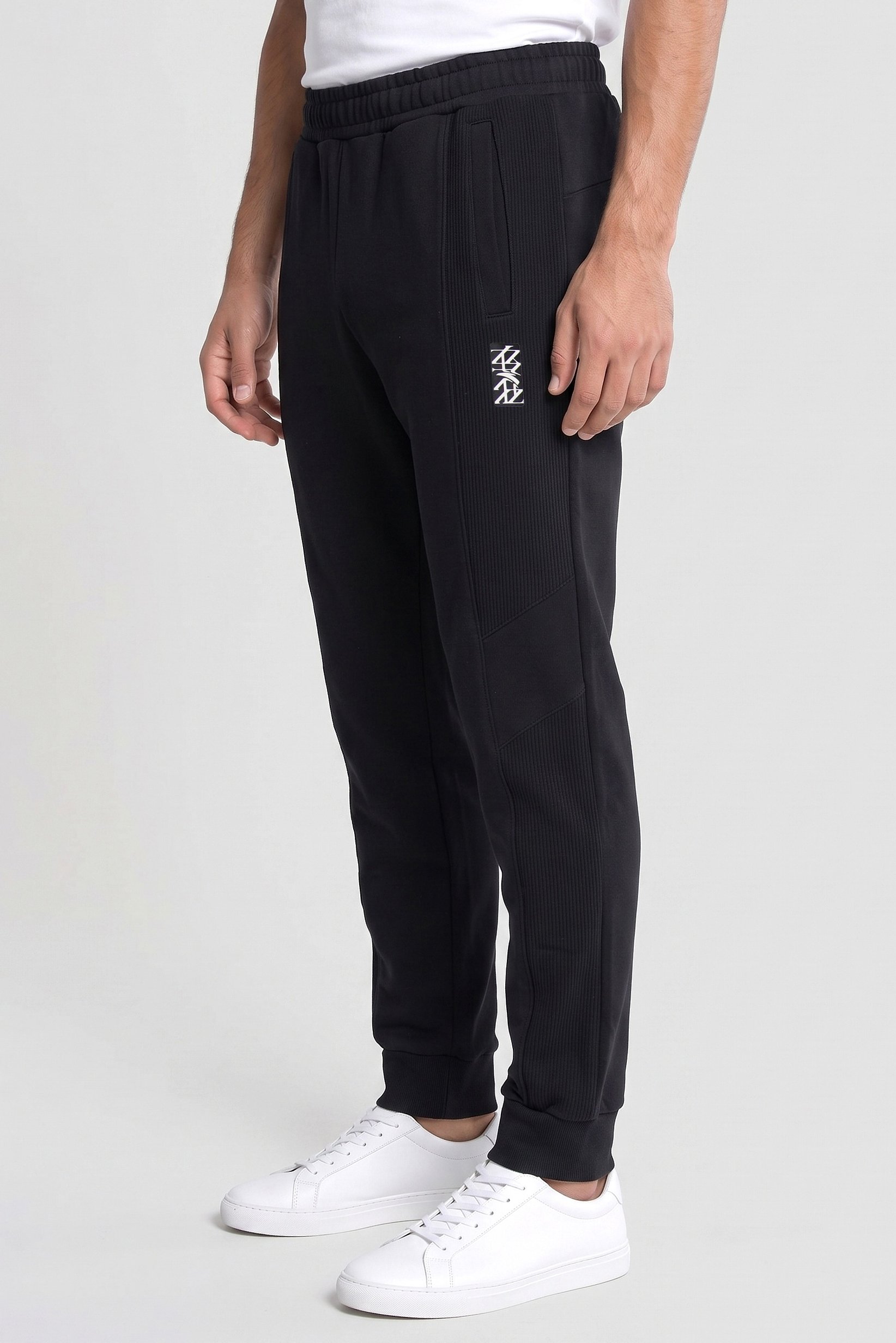 Men Relaxed Fit Outdoor Sweatpants, Black