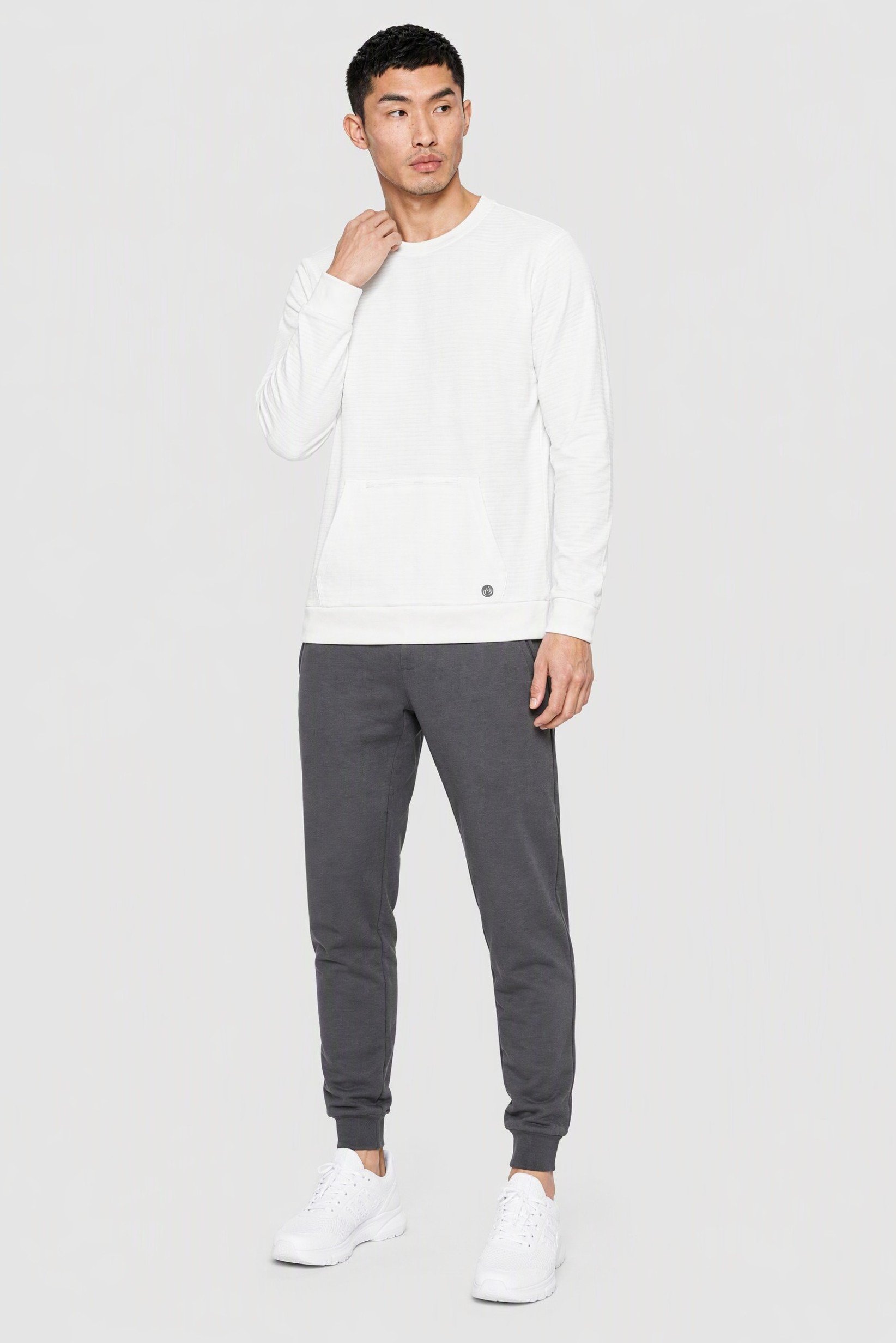 Men Sportswear Fit Long Sleeve Outdoor Sweatshirt, White