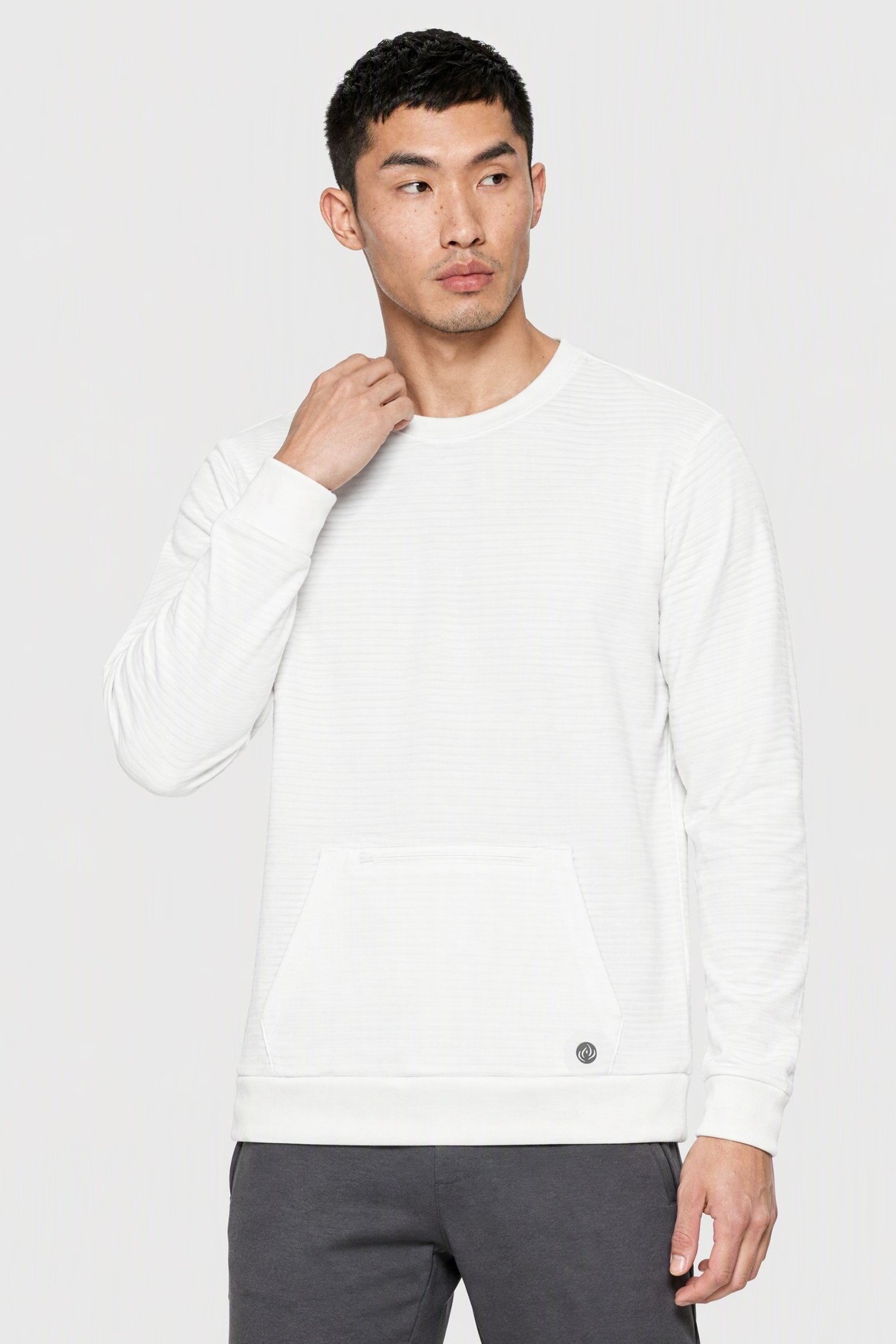 Men Sportswear Fit Long Sleeve Outdoor Sweatshirt, White