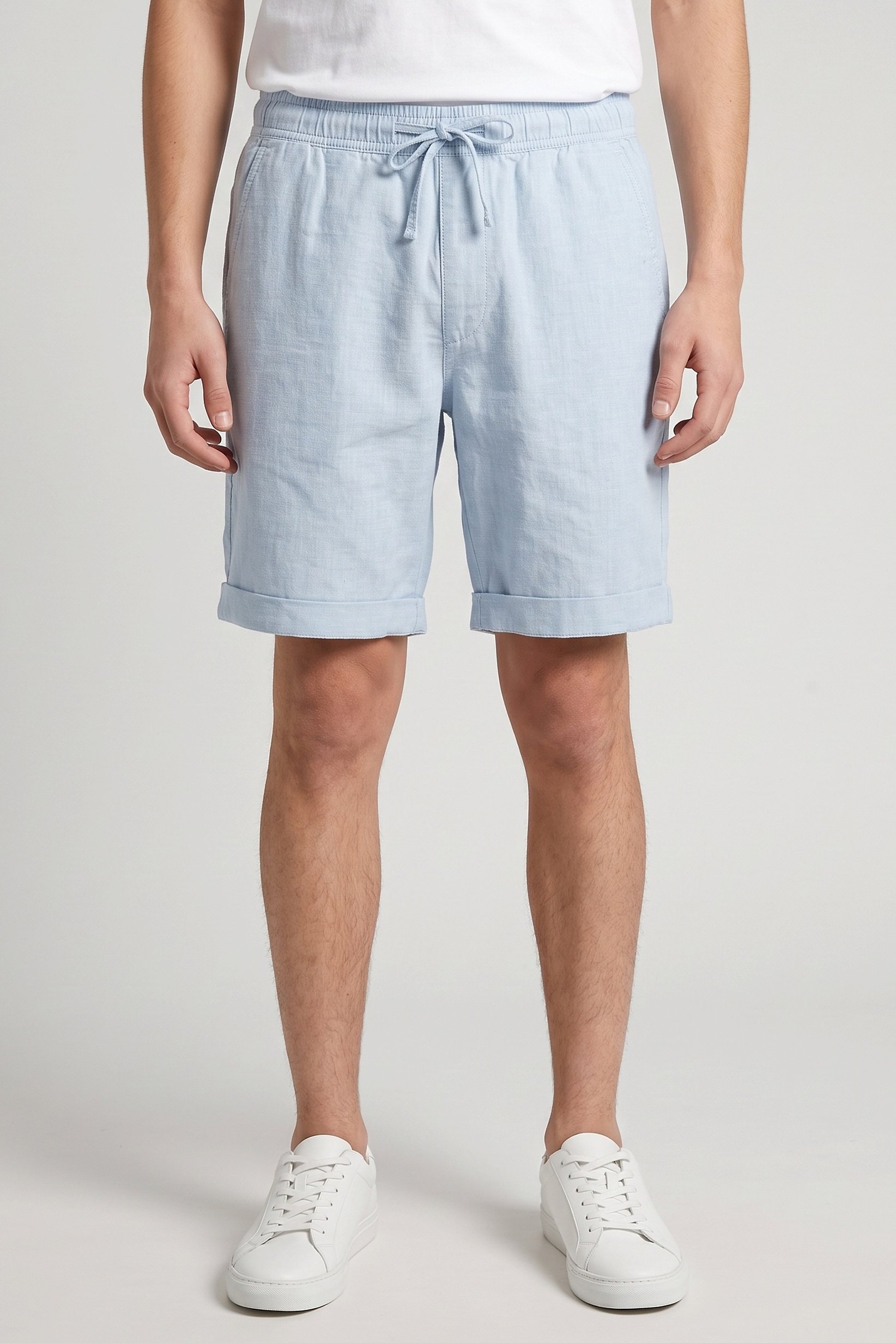 Men Solid Basic Shorts, Light Blue