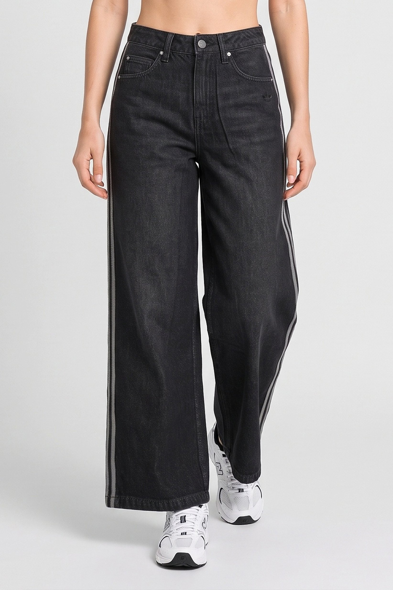 Women Sportswear Fit Washed Outdoor Wide Leg Denim, Black
