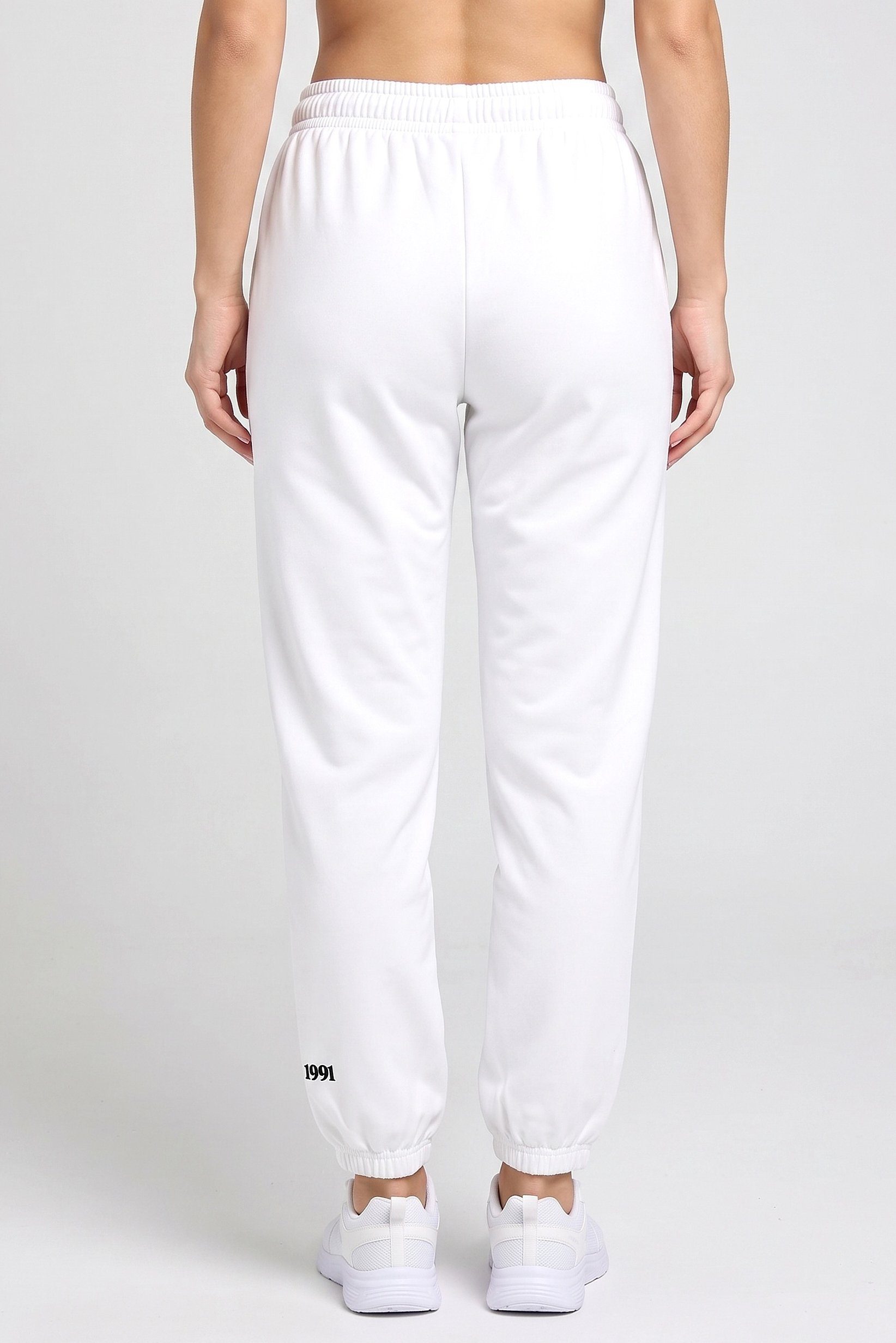 Women Relax Fit Outdoor Sweatpants, White