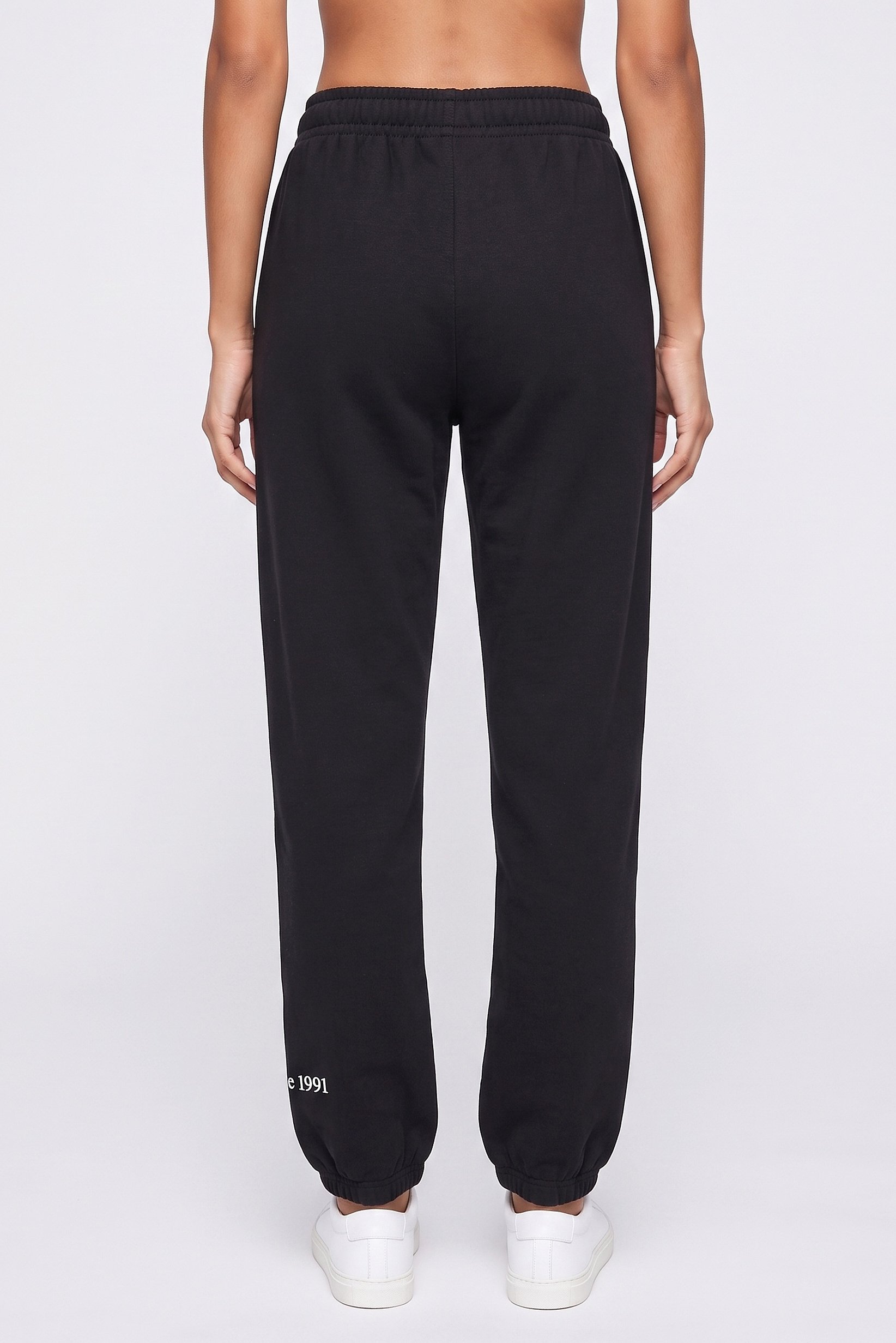 Women Relax Fit Outdoor Sweatpants, Black