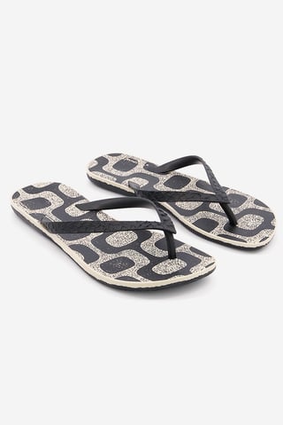 Men Printed Classic Slip On Slippers, Beige/Black