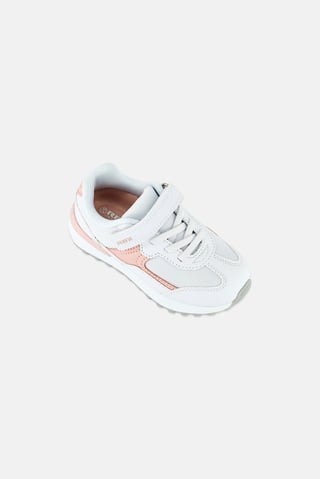 Toddlers Girl Velcro Closure Outdoor Shoes, White