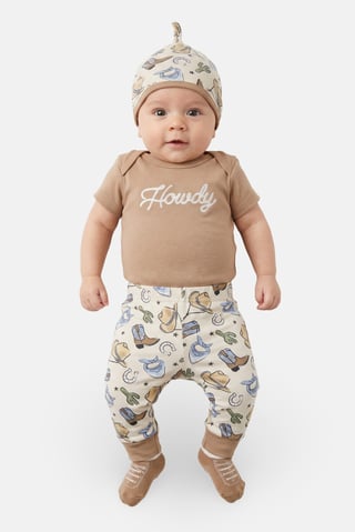 Toddlers Boy 4 Pcs Embroidered Bodysuit And Pants With Beanie And Socks Set, Multicolor