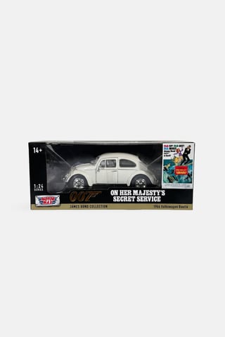 James Bond 1966 Volkswagen Beetle 124 Scale Model, White