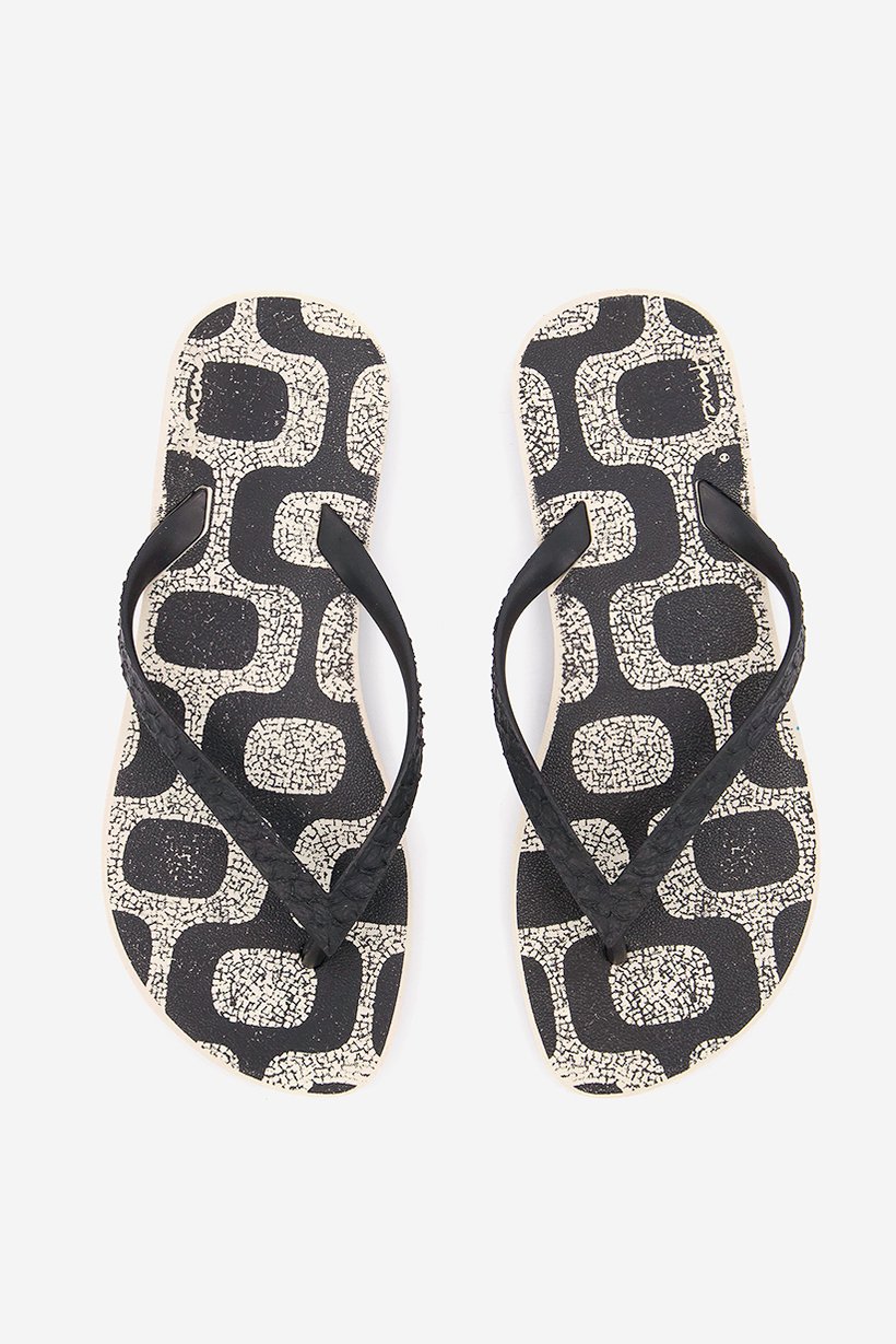 Men Printed Classic Slip On Slippers, Beige/Black