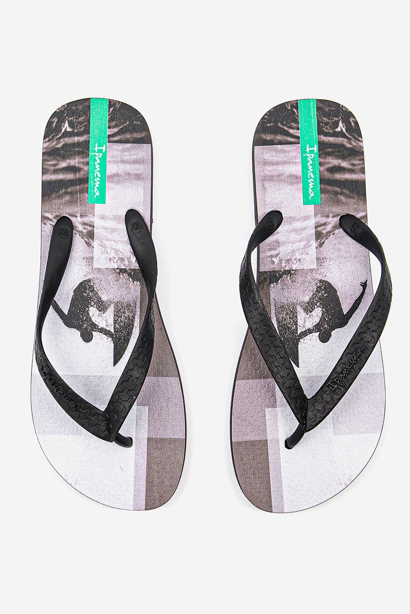 Men Classic Urbana Slipper, Black and Grey