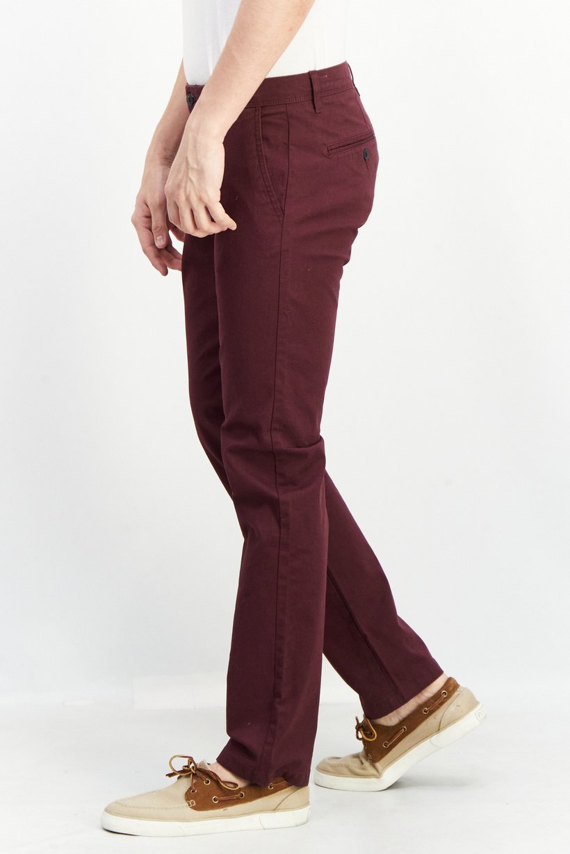 Men Straight Fit Solid Chino Pants, Maroon