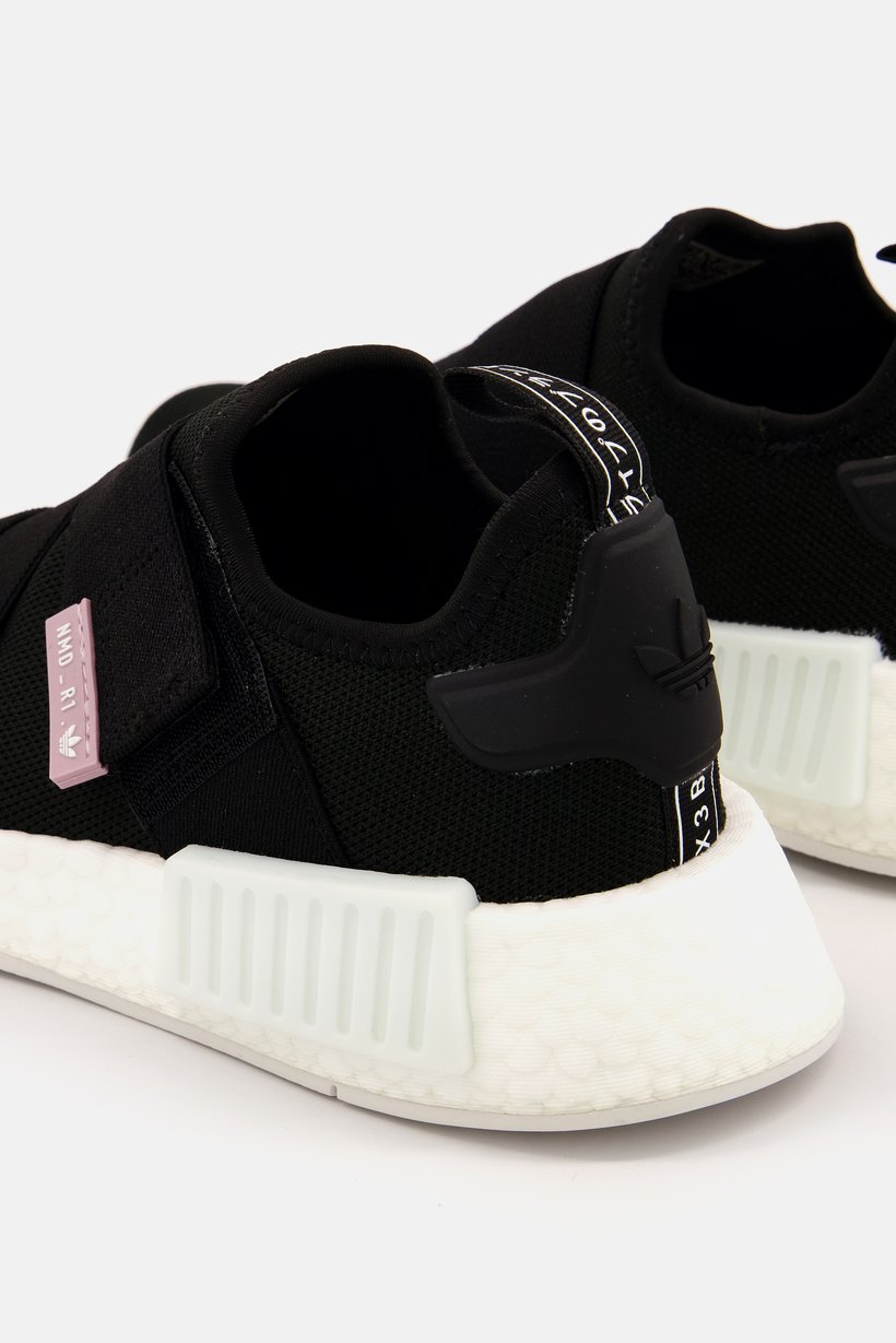 Women Nmd R1 Lace Up Training Shoes, Black