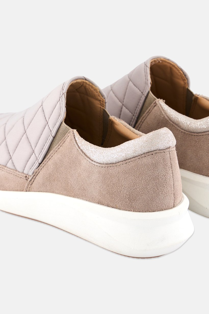 Buy Clarks Women Standard Un Rio Spark Slip On Casual Shoes, Light Grey ...