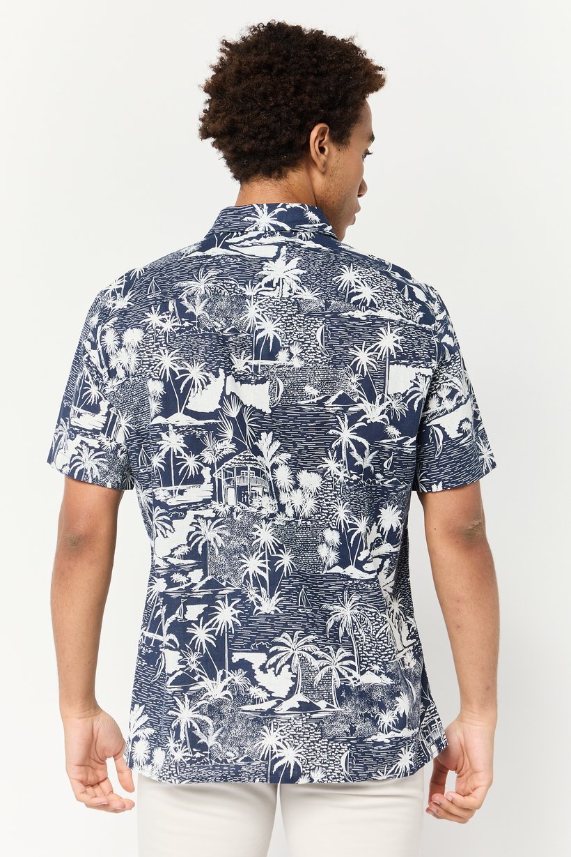men Regular Fit Short Sleeves Graphic Pint Casual Shirt, Multicolor