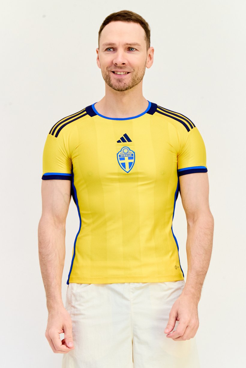 Men Sportswear Fit Short Sleeves Sweden 22 Home Jersey, Yellow