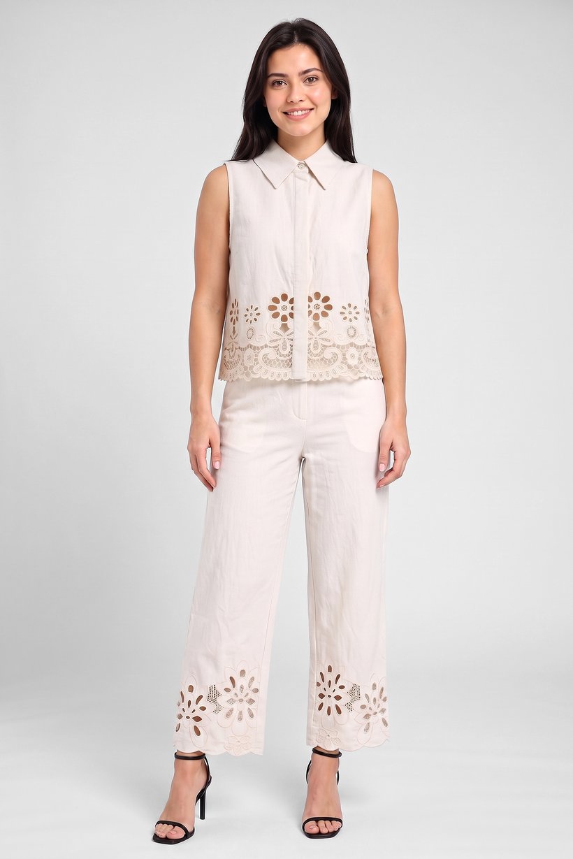 Women 2 Pcs Eyelet  Sleeveless Shirt And Shorts Set, Beige
