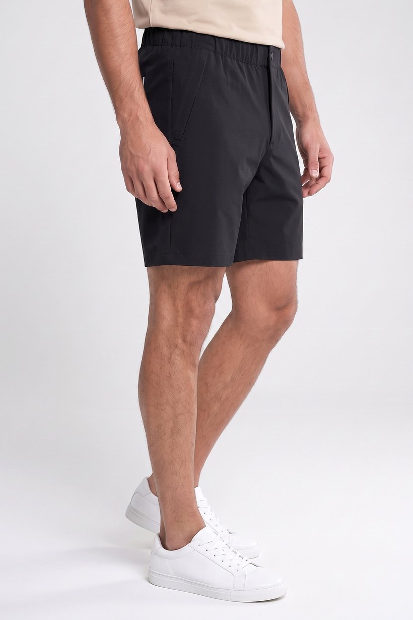 Men Solid Basic Shorts, Black
