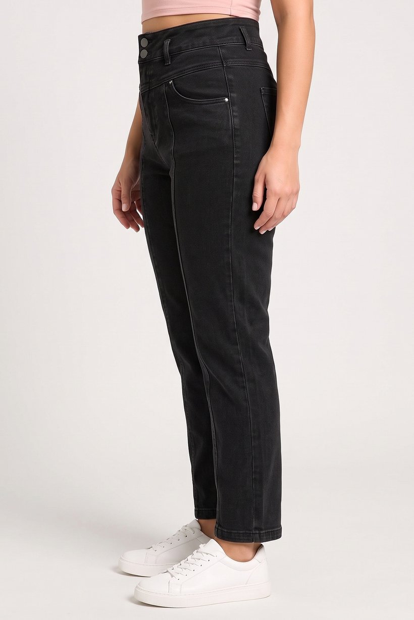 Women Carrot Fit Washed Stretchable Jeans, Black