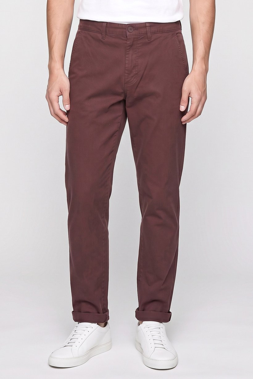Men Slim Fit Solid Chino Pants, Dark Maroon