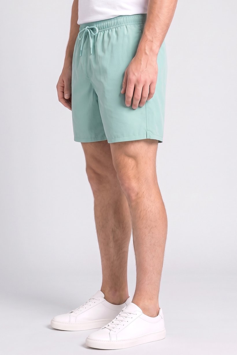 Men Solid Basic Shorts, Green