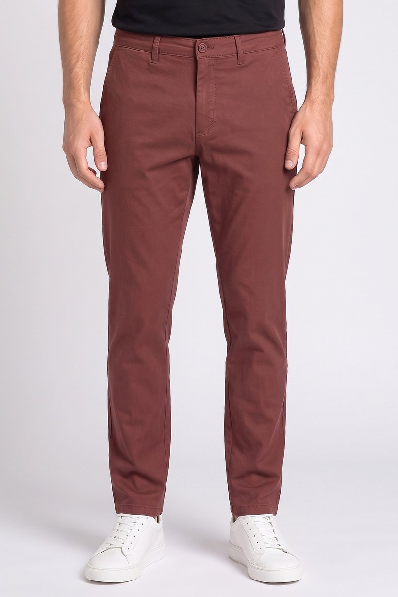 Men Slim Fit Solid Chino Pants, Maroon