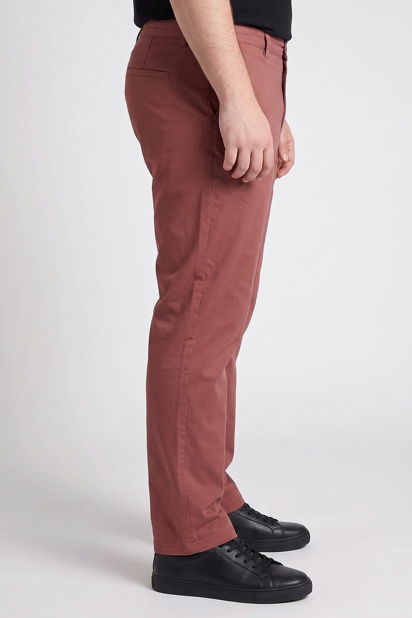 Men Straight Fit Solid Chino Pants, Maroon