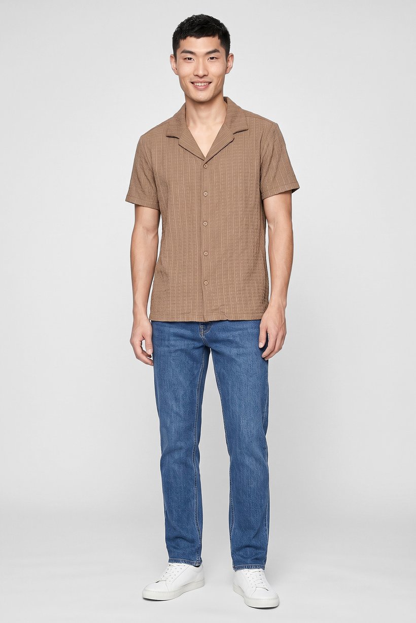 Men Regular Fit Spread Collar Short Sleeve Textured Casual Shirt, Tan