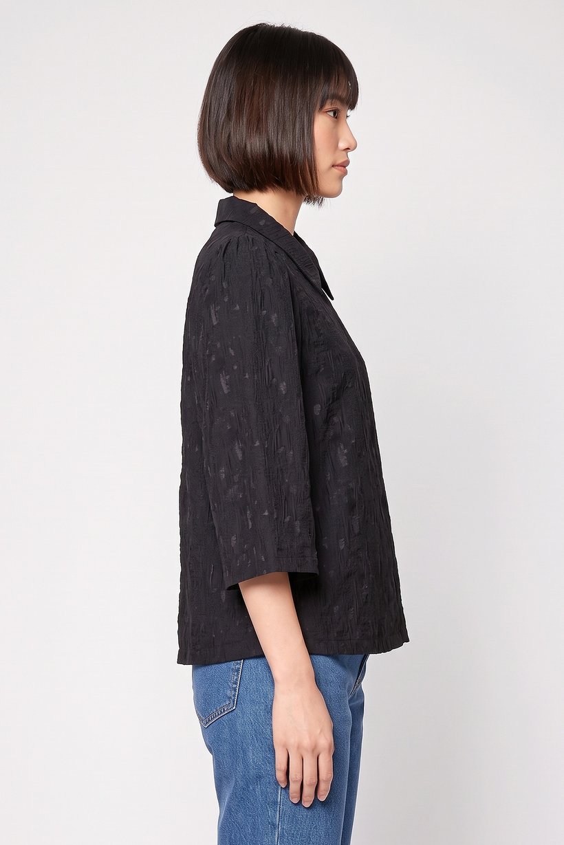 Women Spread Collar Long Sleeve Textured Blouse, Black