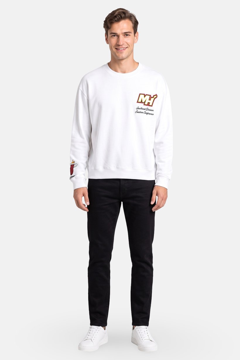 Men Sportswear Fit Long Sleeve Outdoor Sweatshirt, White