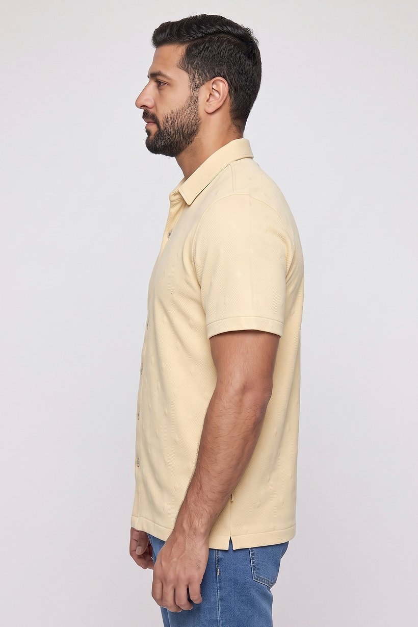 Men Regular Fit Spread Collar Short Sleeve Textured Casual Shirt, Beige