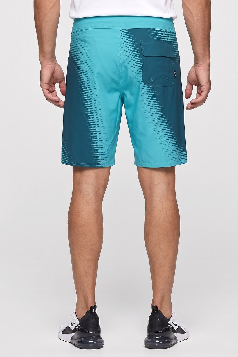 Men Regular Fit 18 Inseam Training Shorts, Multicolor
