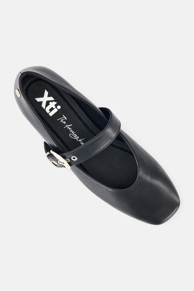 Women Adjustable Buckle Flats, Black