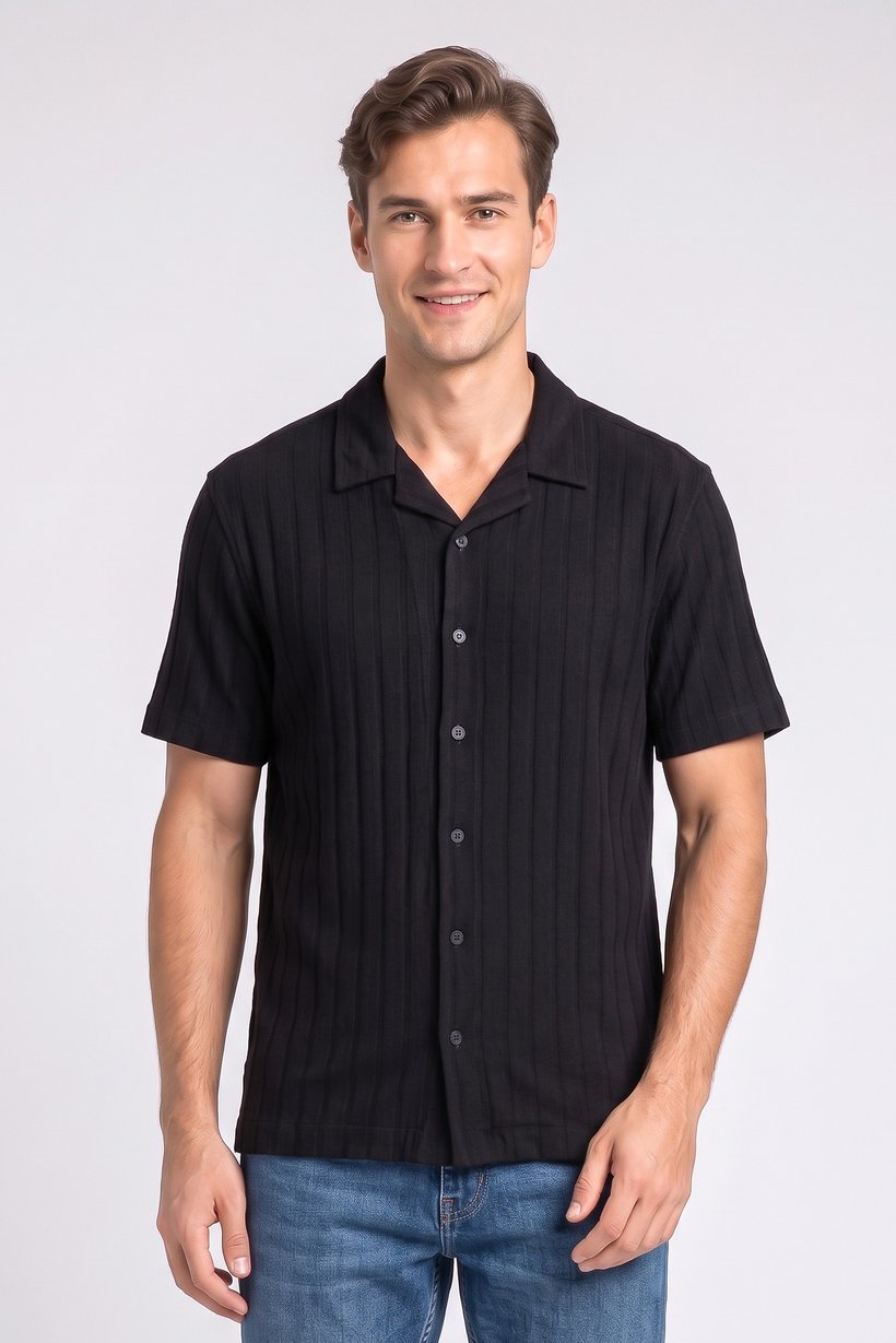 Men Regular Fit Plain Short Sleeve Casual Shirt, Black
