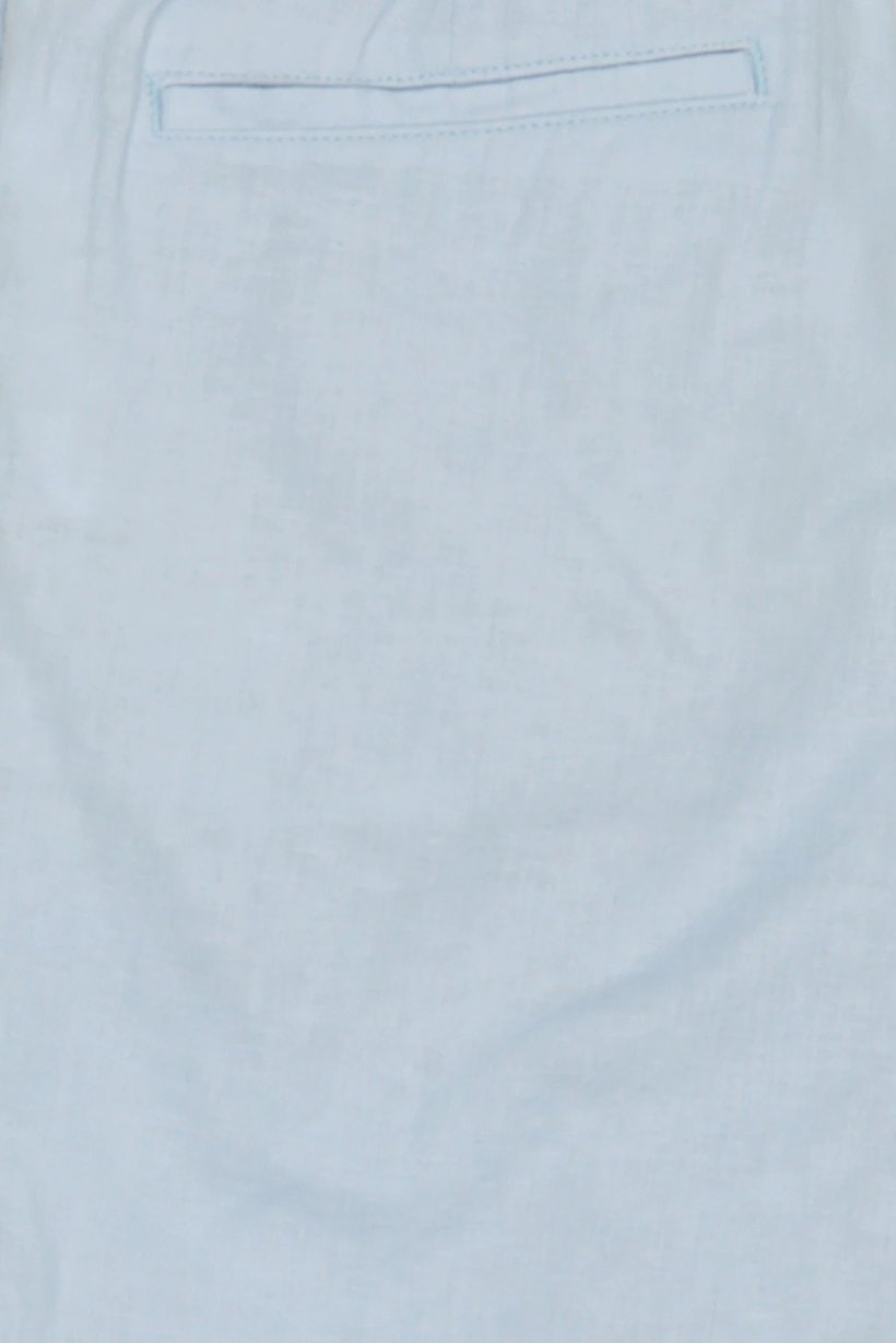 Men Solid Basic Shorts, Light Blue